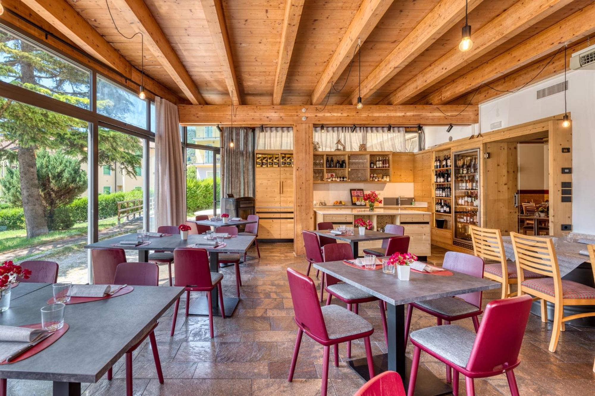 Hotel Martinelli Ronzo-Chienis المظهر الخارجي الصورة