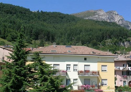 Hotel Martinelli Ronzo-Chienis المظهر الخارجي الصورة